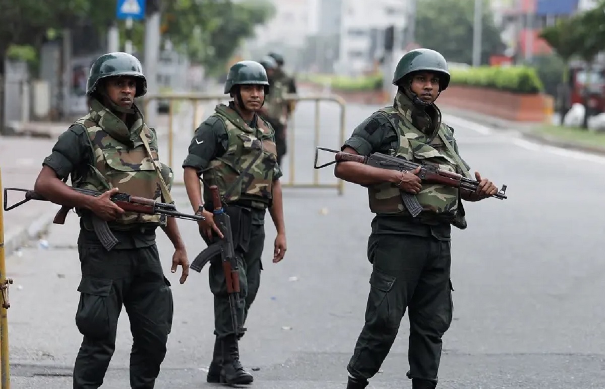 Over 1,500 armed forces deserters arrested: 1,500 EX-சிங்கள ராணுவத்தினர் கைது !