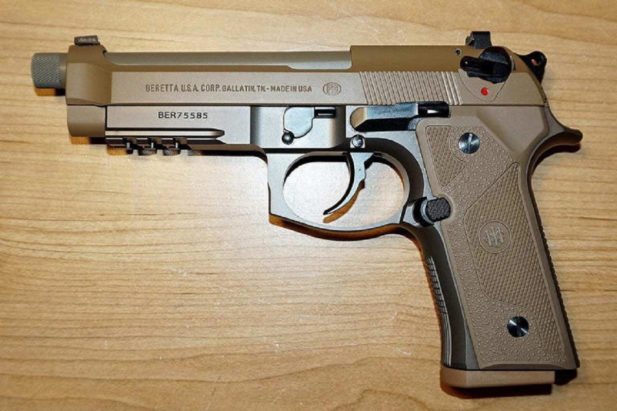 அமெரிக்க ராணுவம் பாவிக்கும் Beretta M9 துப்பாக்கி:  ஒரு பார்வை !